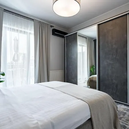 Sunny 2br Roof Flat - Amazing Terrace Apartment Bucharest