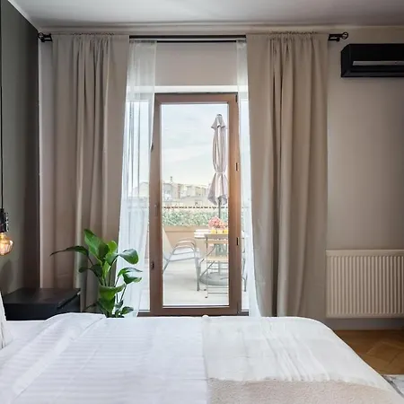 Sunny 2br Roof Flat - Amazing Terrace Apartment