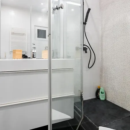 Sunny 2br Roof Flat - Amazing Terrace Apartment