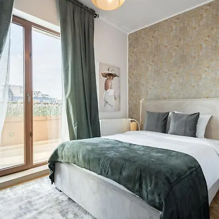 Sunny 2br Roof Flat - Amazing Terrace Boekarest