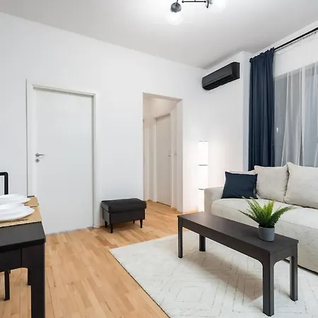 Sunny 2br Roof Flat - Amazing Terrace * Bucharest
