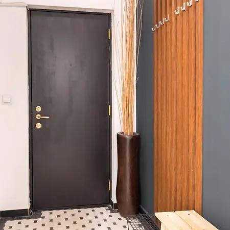 Sunny 2br Roof Flat - Amazing Terrace * Bucharest
