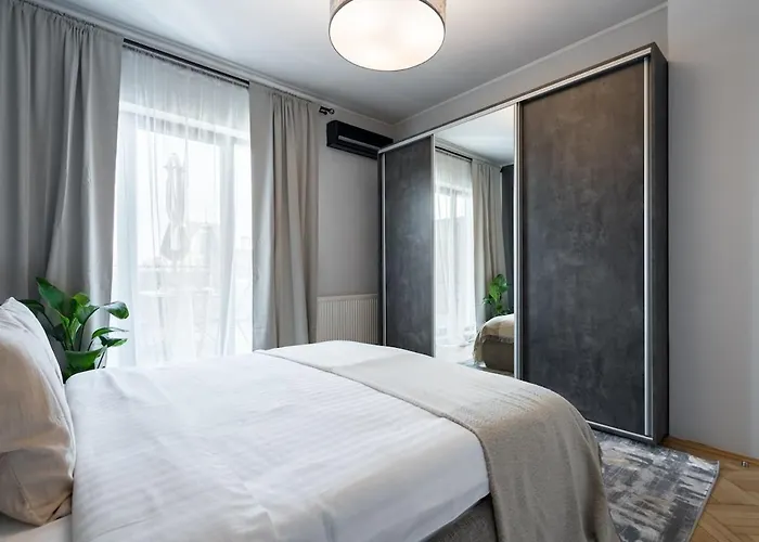 Sunny 2br Roof Flat - Amazing Terrace Lejlighed Bukarest