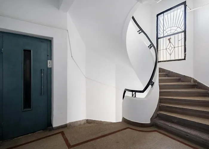 Sunny 2br Roof Flat - Amazing Terrace Бухарест