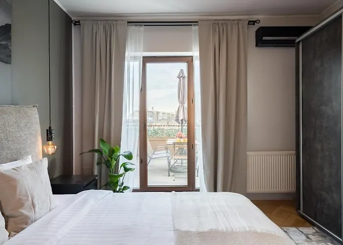 Sunny 2br Roof Flat - Amazing Terrace Apartment