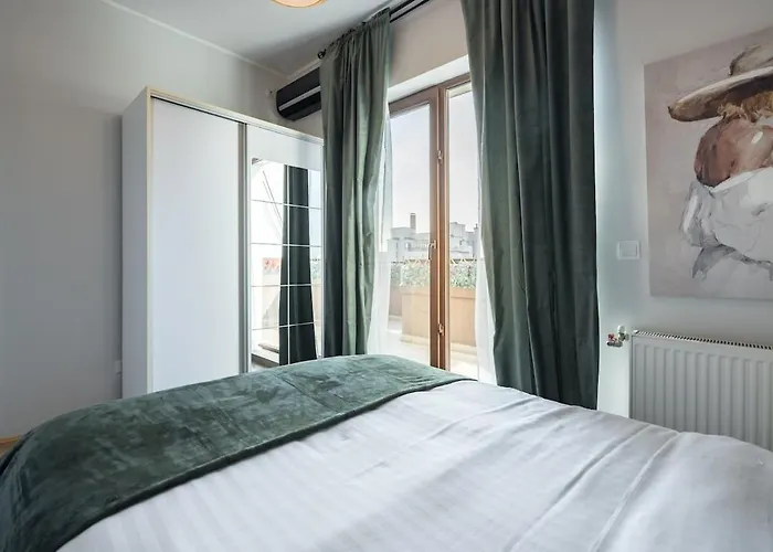 Sunny 2br Roof Flat - Amazing Terrace Lejlighed Bukarest