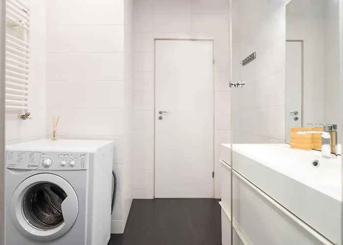 Sunny 2br Roof Flat - Amazing Terrace * Bukarest