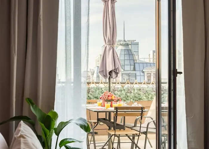 Sunny 2br Roof Flat - Amazing Terrace * Bukarest