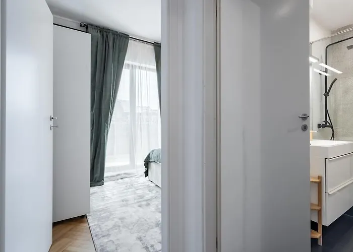 Апартаменти Sunny 2br Roof Flat - Amazing Terrace *