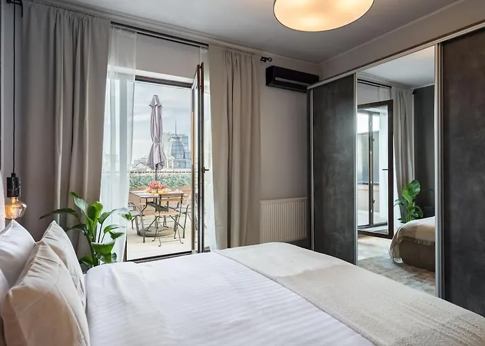 Sunny 2br Roof Flat - Amazing Terrace Bucarest